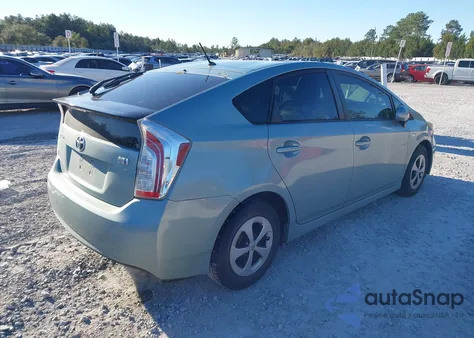 2015 Toyota Prius Two z USA, uszkodzony, nr VIN JTDKN3DU3F1963972